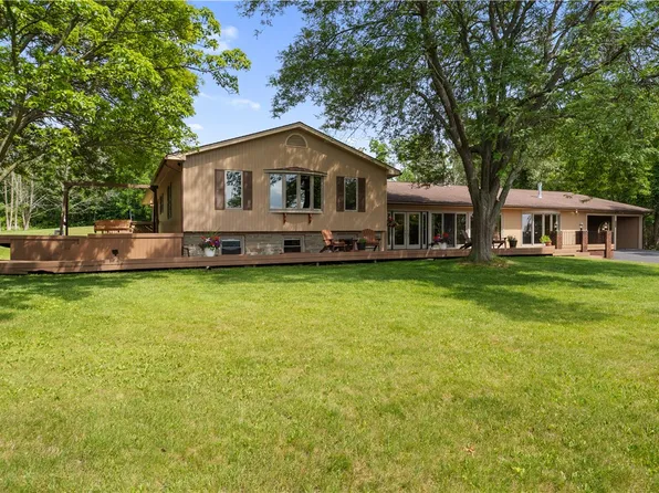 5223 E Lake Rd, Livonia, NY 14487