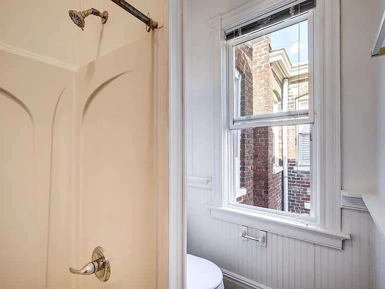 802 W Clay St #A — Photo 31