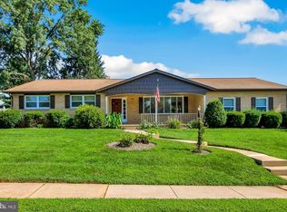 1945 Hampton Rd, York, PA 17408