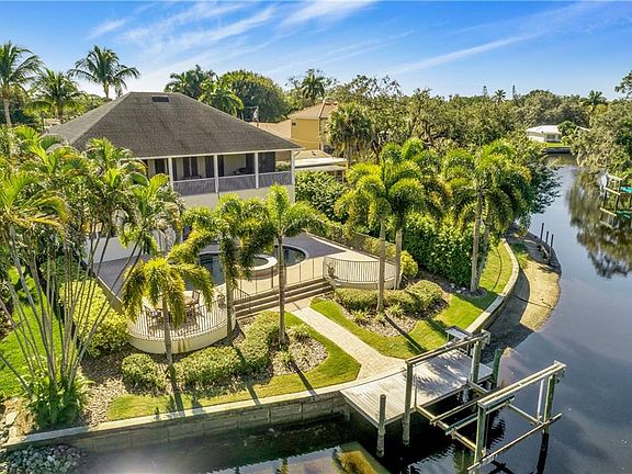 4th image of 10211 River Dr