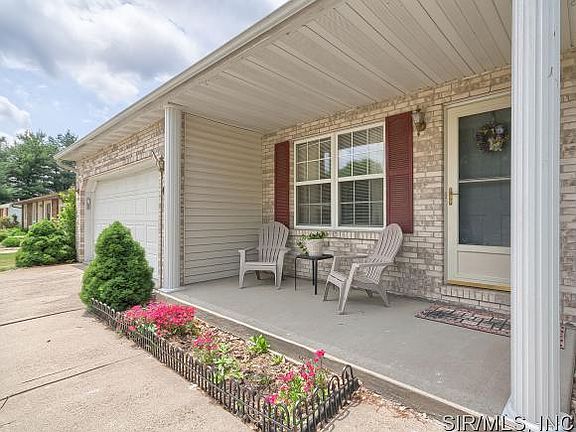 4th image of 221 Woodland Dr