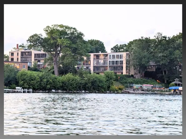 1029 Spaight St APT 4D, Madison, WI 53703