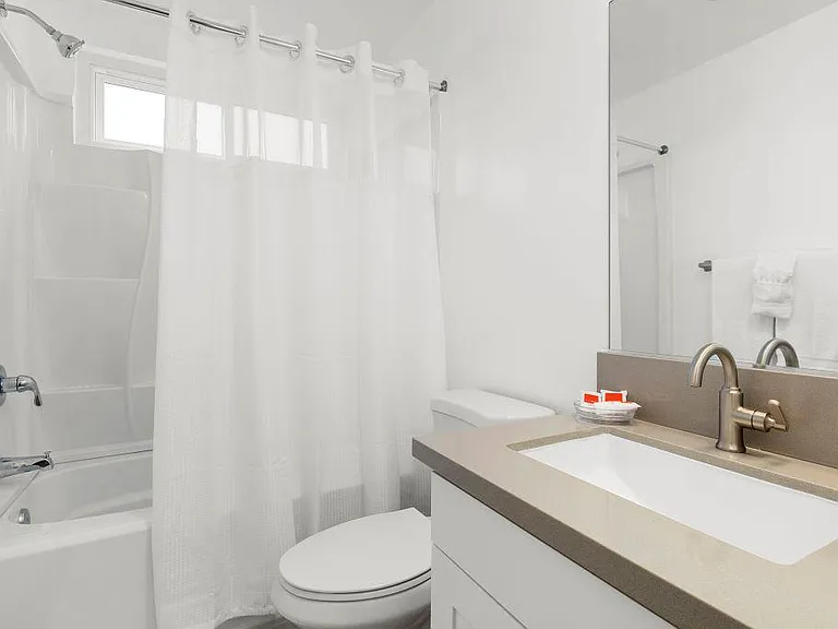 Kling Trio Apartments — Photo 44