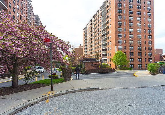 4th image of 9801 67th Ave APT 3K