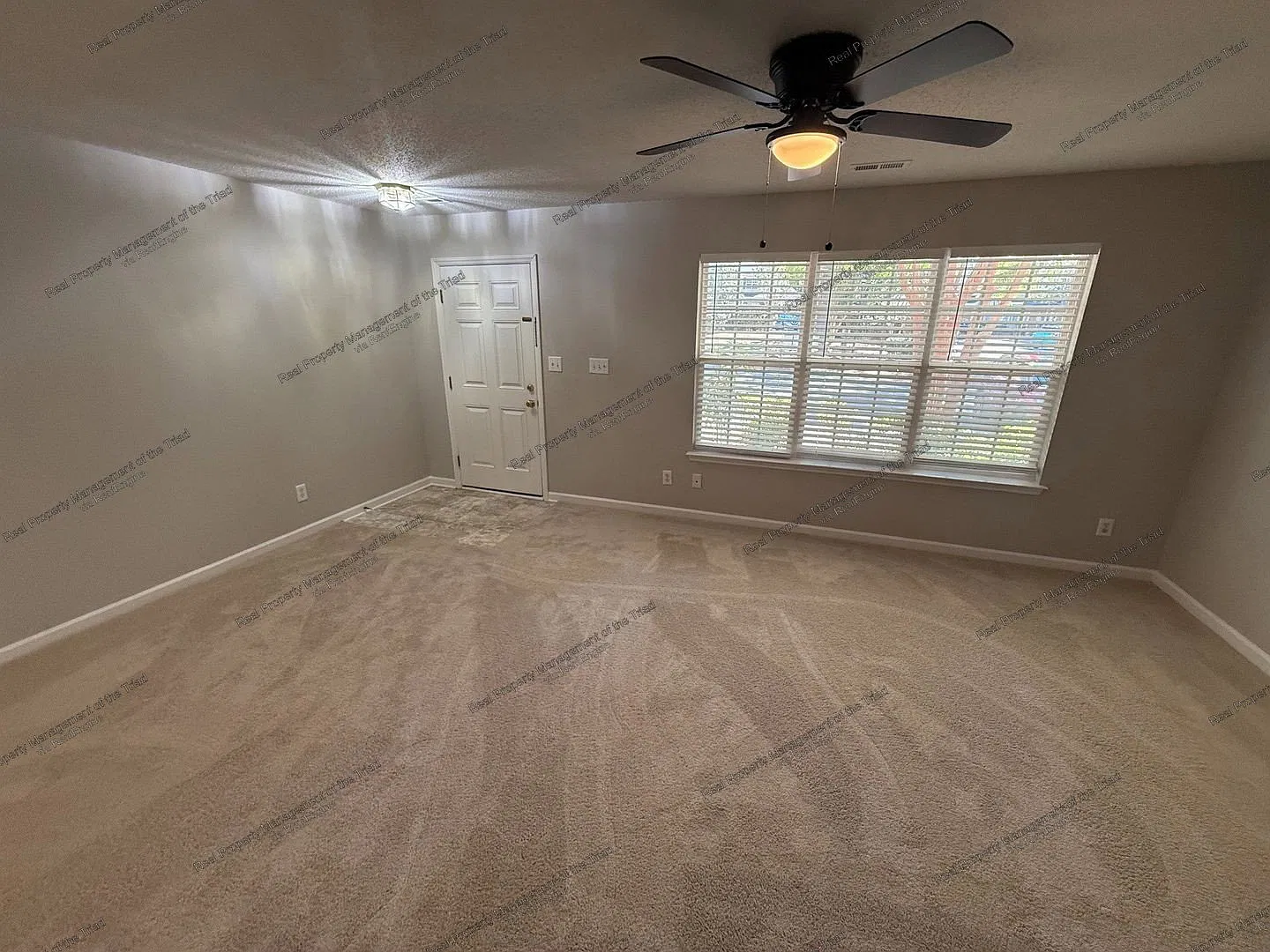 3 bed, 2.5 bath, 1280 sqft, $1,525 — Photo 3