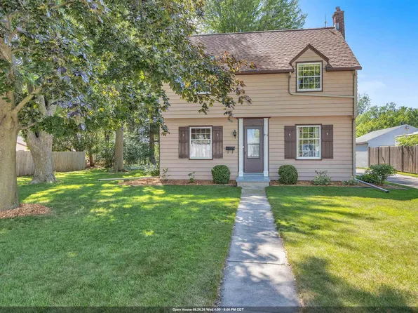 911 S Madison St, Chilton, WI 53014