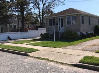 890 Ocean St, Baldwin, NY