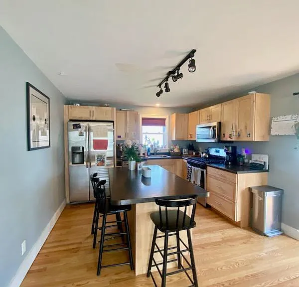80 Russell St — Photo 4