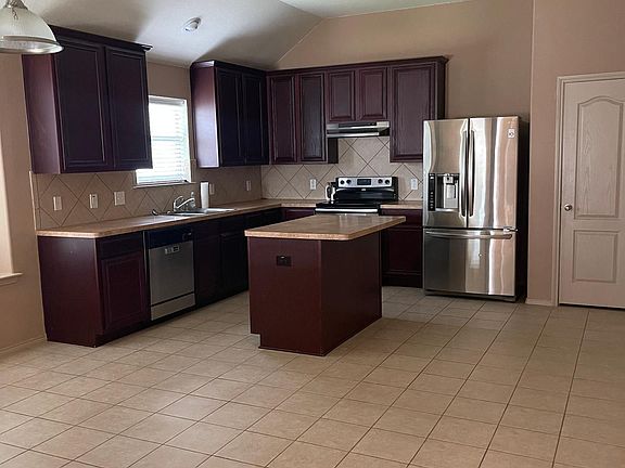 2nd image of 2405 Gold Rush Dr