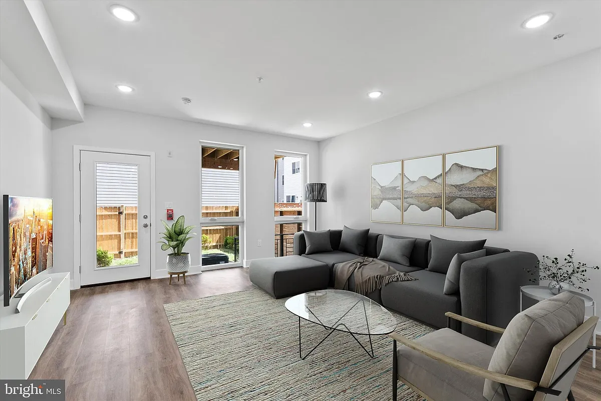Building Photo - 321 W Berks St #1