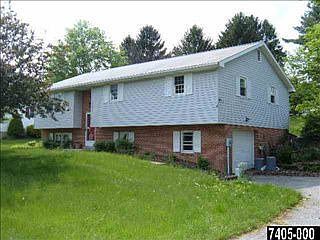 1st image of 4 Barelyn Dr