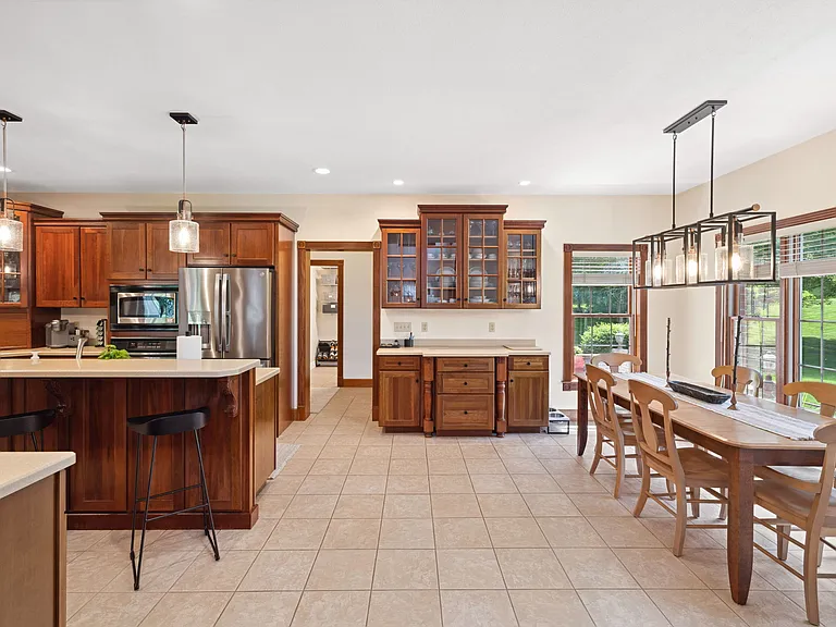 2504 Ron Dr — Photo 12