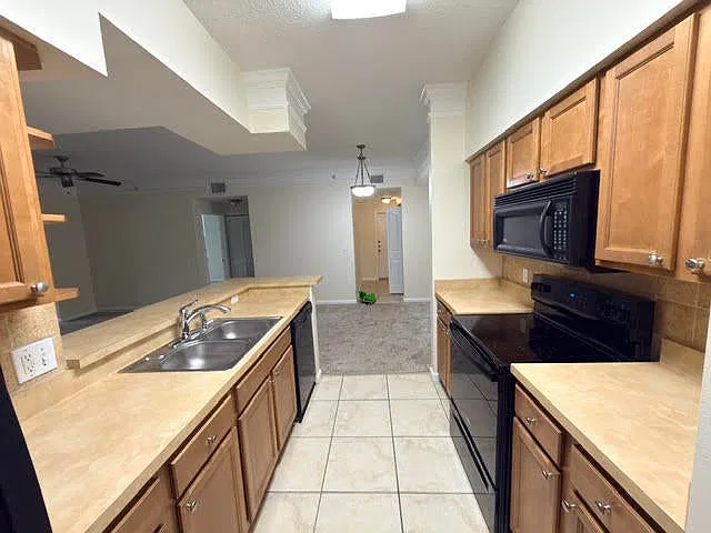 3 bed, 1244 sqft, $2,900 — Photo 3