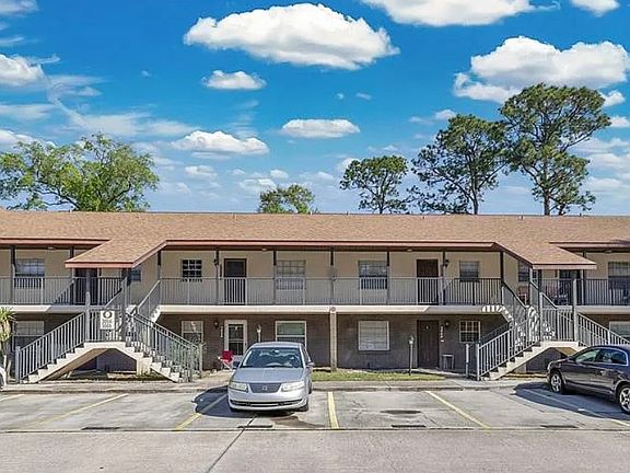 2nd image of 3117 Sir Hamilton Cir #1