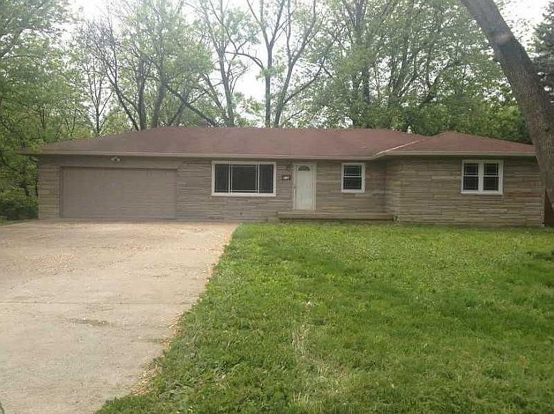 1st image of 216 S 17th Ave
