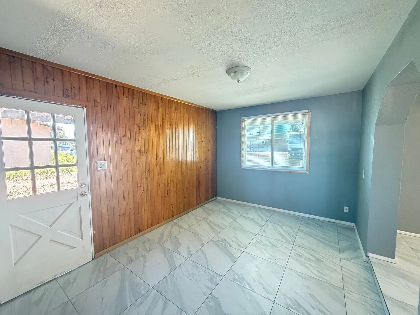 2 Bedroom, 1 bath east Mesa Home, all tile, no carpet. — Photo 4
