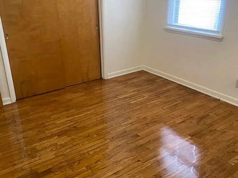 1126 Custer Ave — Photo 8