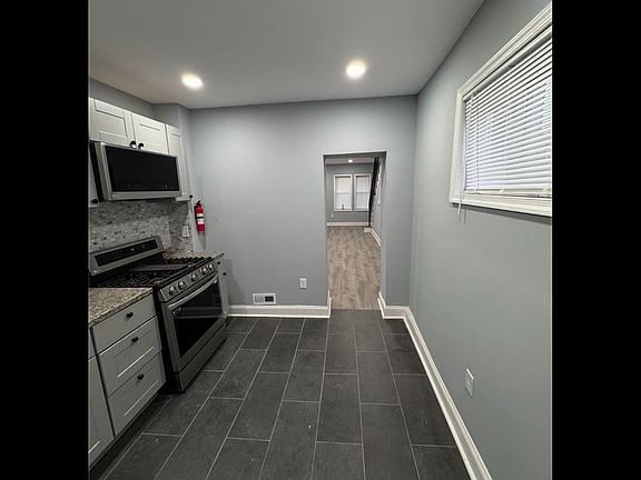 5th image of 1232 Jackson St