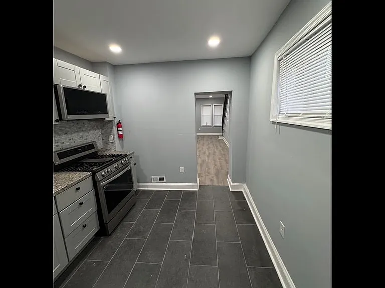 1232 Jackson St — Photo 5