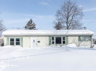 589 Oaklawn Ave, East Moline, IL 61244