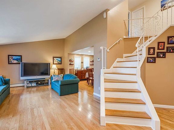 2nd image of 12 Continental Dr