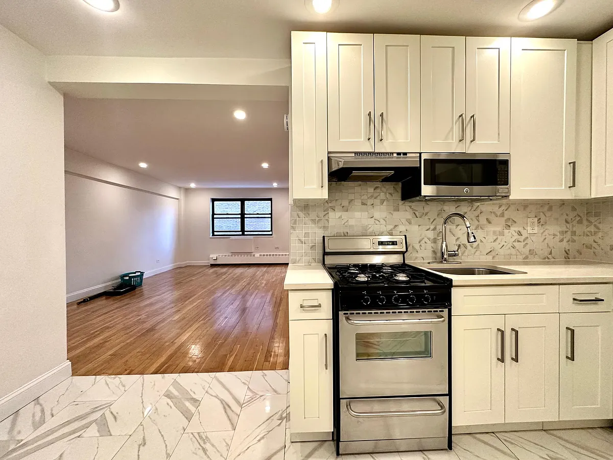 Building Photo - 149-45 Northern Blvd #3S