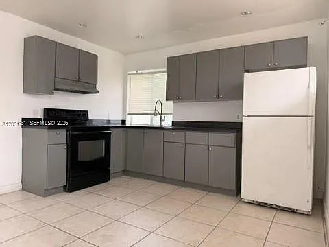 848 SW 5th St #203 — Photo 6