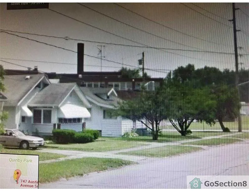 747 Austin Ave SW photo 1