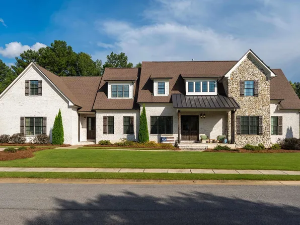 5805 Deerfoot Ct, Trussville, AL 35173