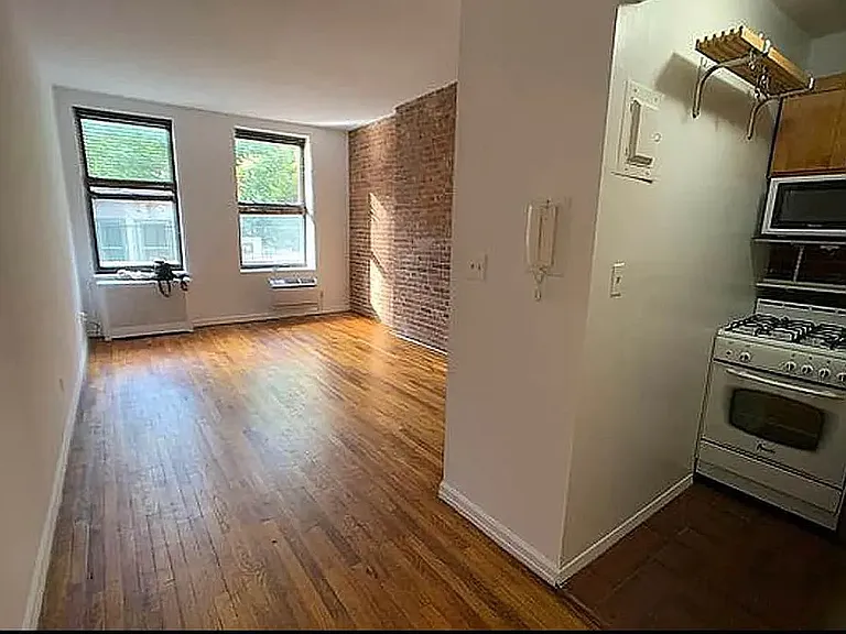 1315 1st Ave #3B — Photo 2