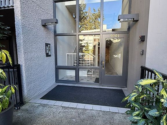 3rd image of 9901 NE 4th St APT 3
