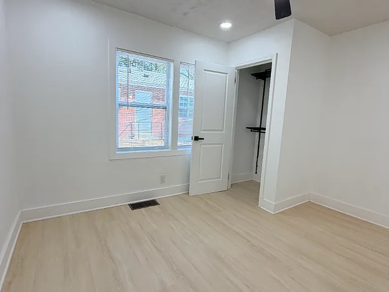 1336 Sharon St NW — Photo 8