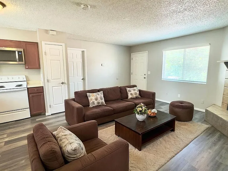 2609 E Dale St. — Photo 8