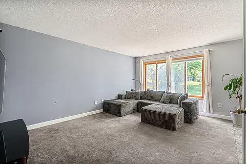 1065 Barney St — Photo 49