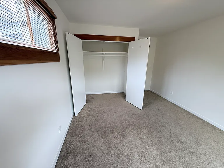 5263 Locksley Ave — Photo 12