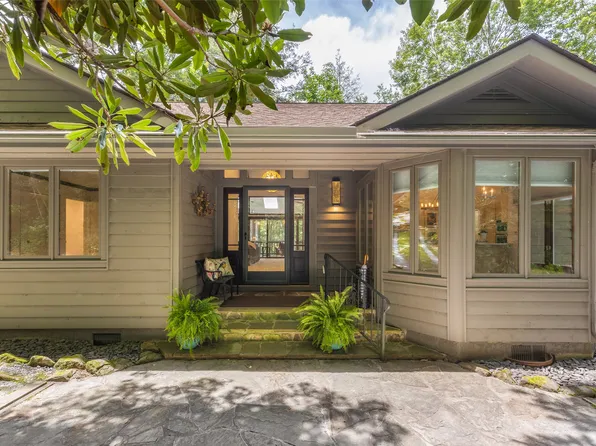 845 Whiteside Mountain Road, Highlands, NC 28741