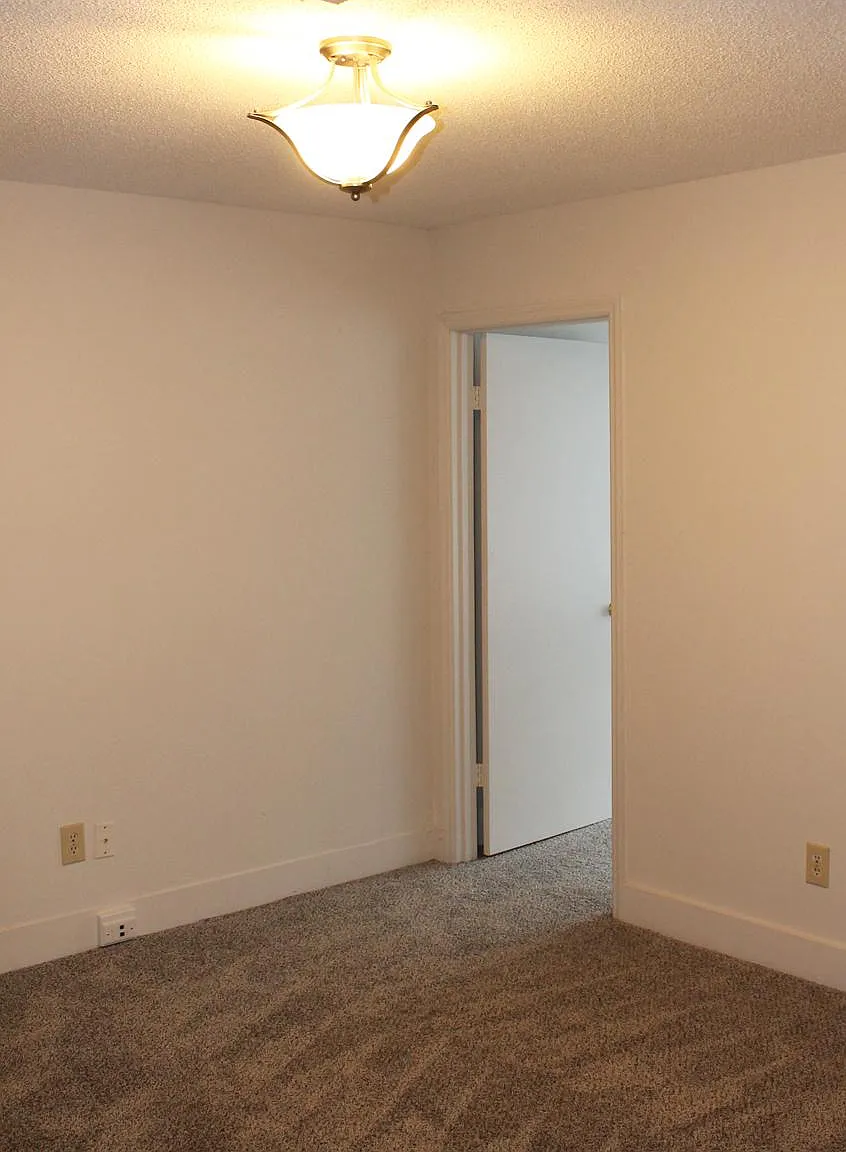 Warwick Manor, 1703 Richard Arrington Jr Blvd S. Apt.#11, 35205 — Photo 3