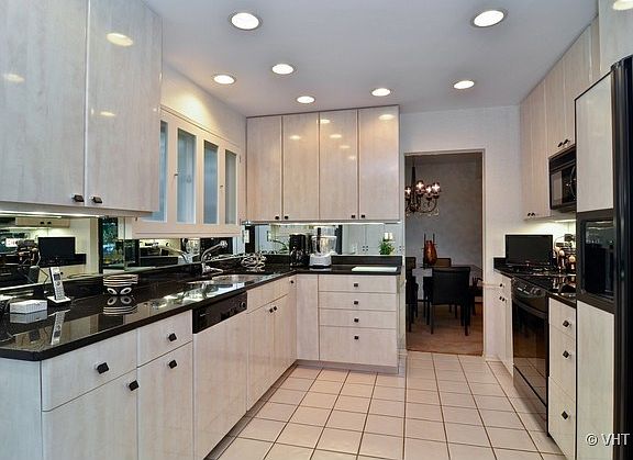 4th image of 4064 Lindenwood Ln