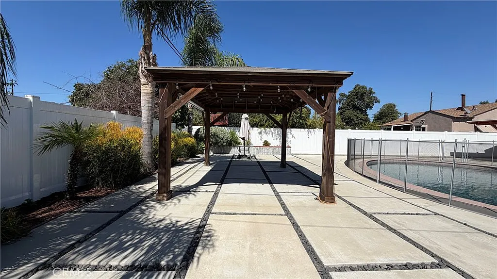 2 bed, 936 sqft, $4,500 — Photo 4