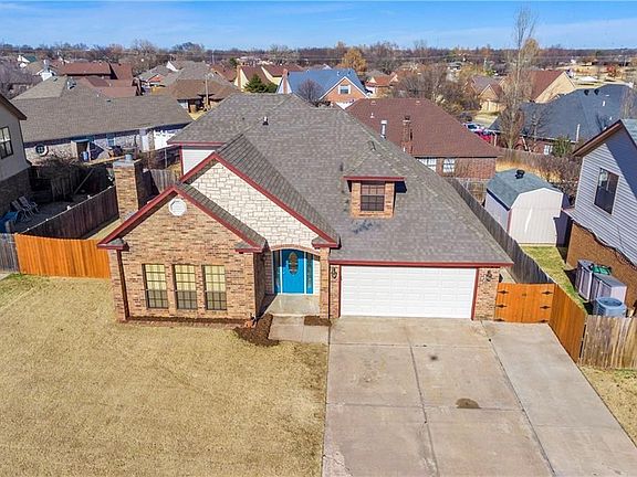 2nd image of 1109 NE 9th Ct