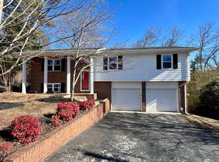 8114 Thornewood Dr, Hixson, TN 37343