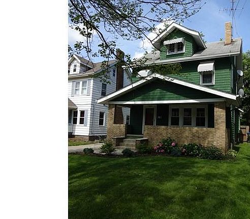 2nd image of 2559 Whitelaw St