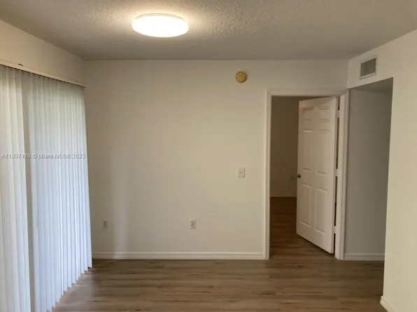 4271 San Marino Blvd APT 107, West Palm Beach, FL 33409