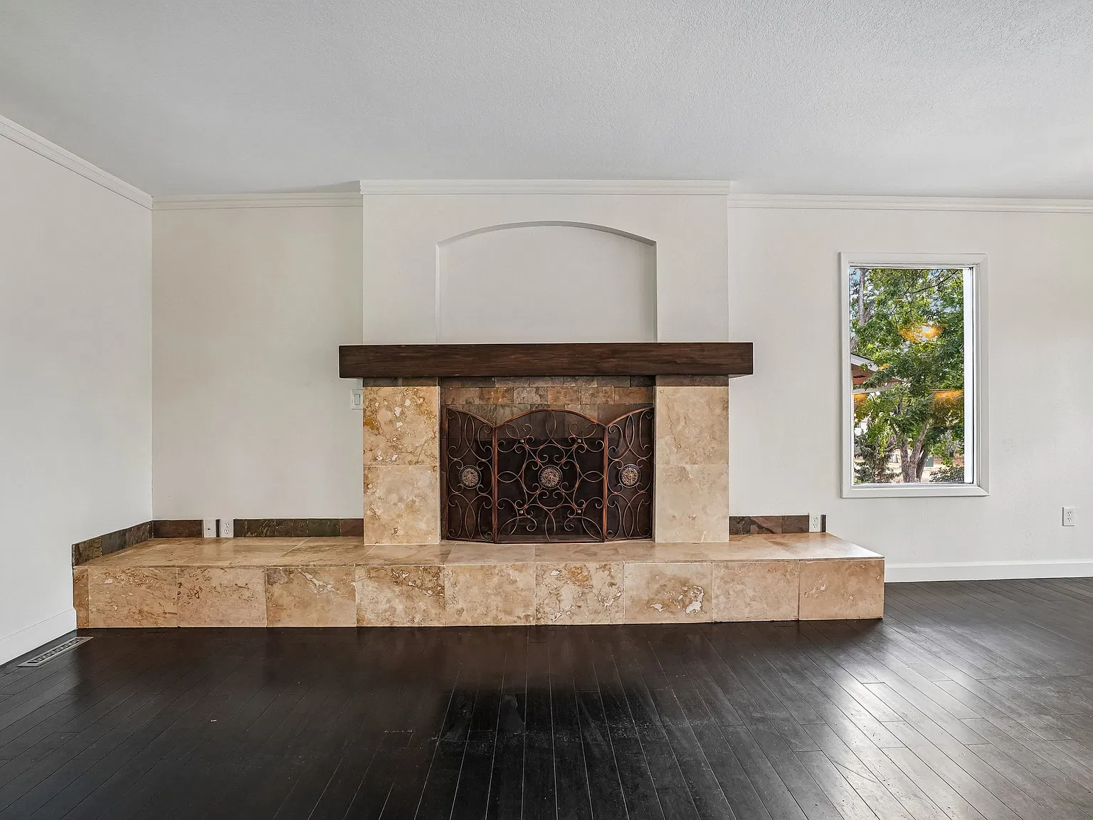 3 bed, 1654 sqft, $2,800 — Photo 3