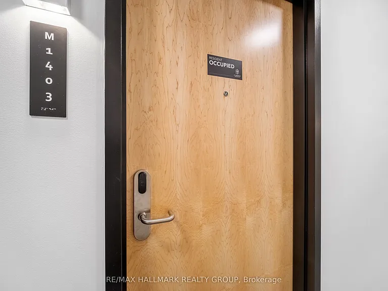 340 Queen St #1403 — Photo 5
