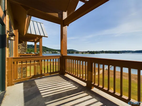 7044 Val Monte Dr #7044, Guntersville, AL 35976