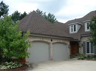 1 Tartan Ridge Rd, Burr Ridge, IL 60527