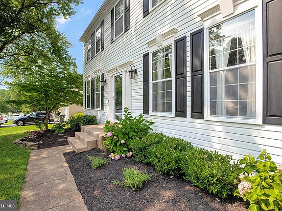 2nd image of 56 Blossom Wood Ct