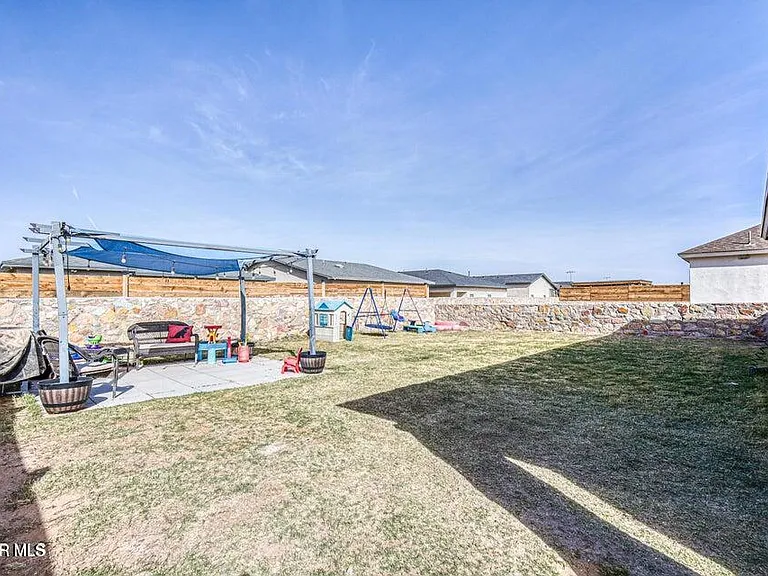 329 Samuel Vista St — Photo 20