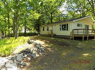 139 Gap View Cir, Bushkill, PA 18324